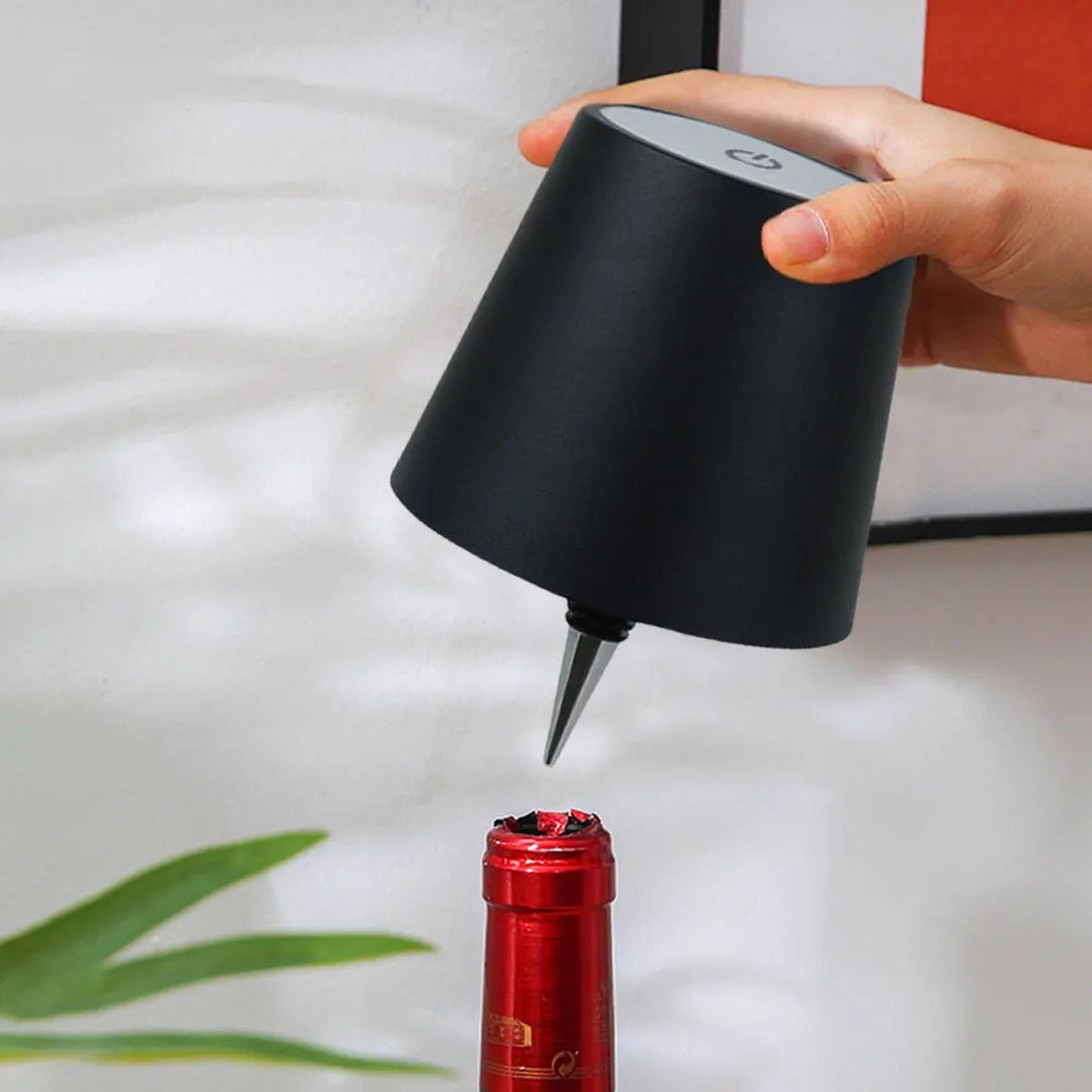 Sätt Flasklampan i flaskhalsen